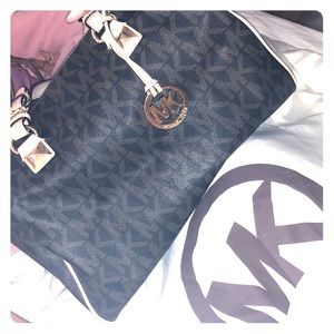 MK purse